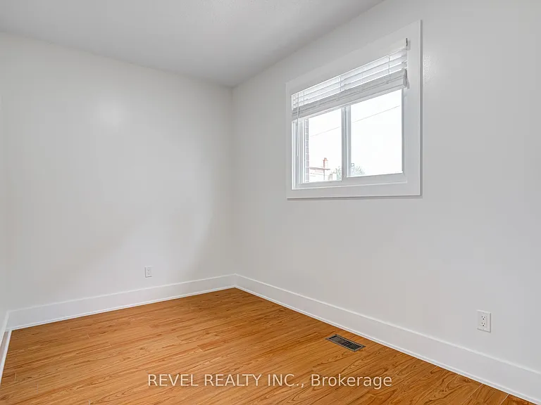 24 Kenora Cres #MAIN — Photo 12