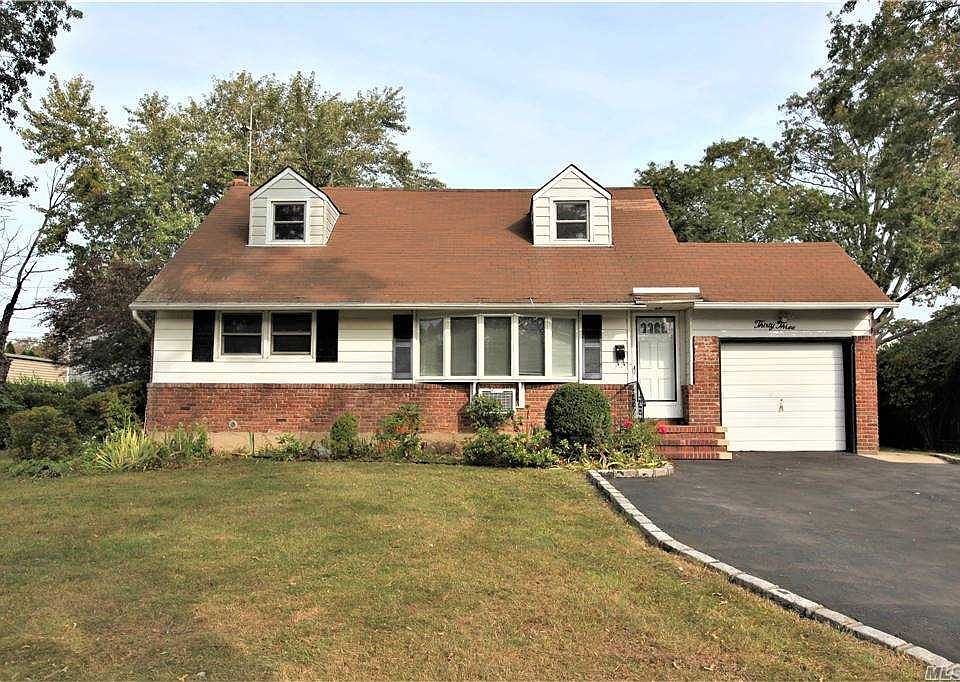 1st image of 33 Parkway Dr