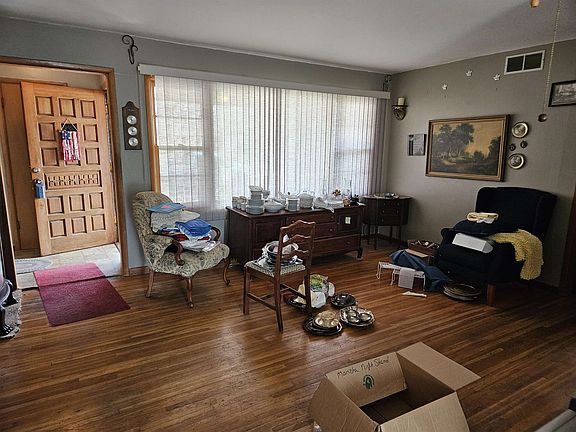 3rd image of 2711 S Laura Ave
