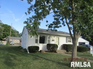 4614 25th Avenue Ct, Moline, IL 61265