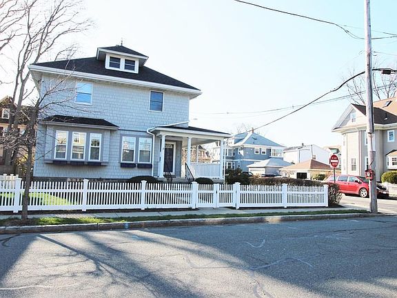 2nd image of 22 W Elm Ave