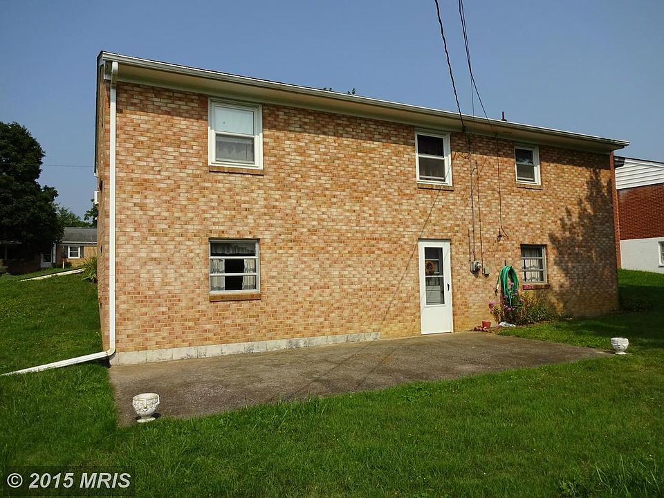 Exterior (Rear)