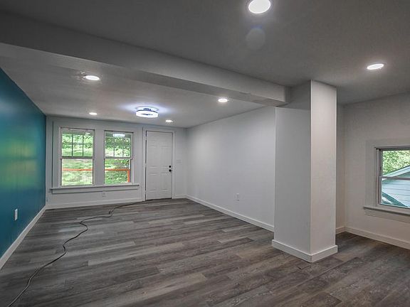 4th image of 3 Roseway Cir NE