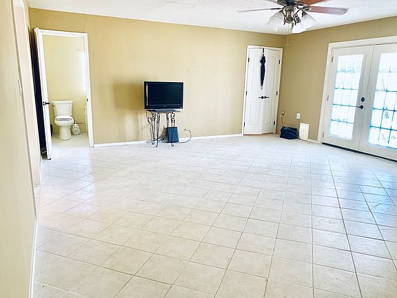 3rd image of 4506 Comanche Dr