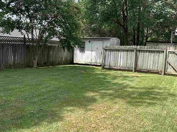 3rd image of 1209 Barnett Bend Dr