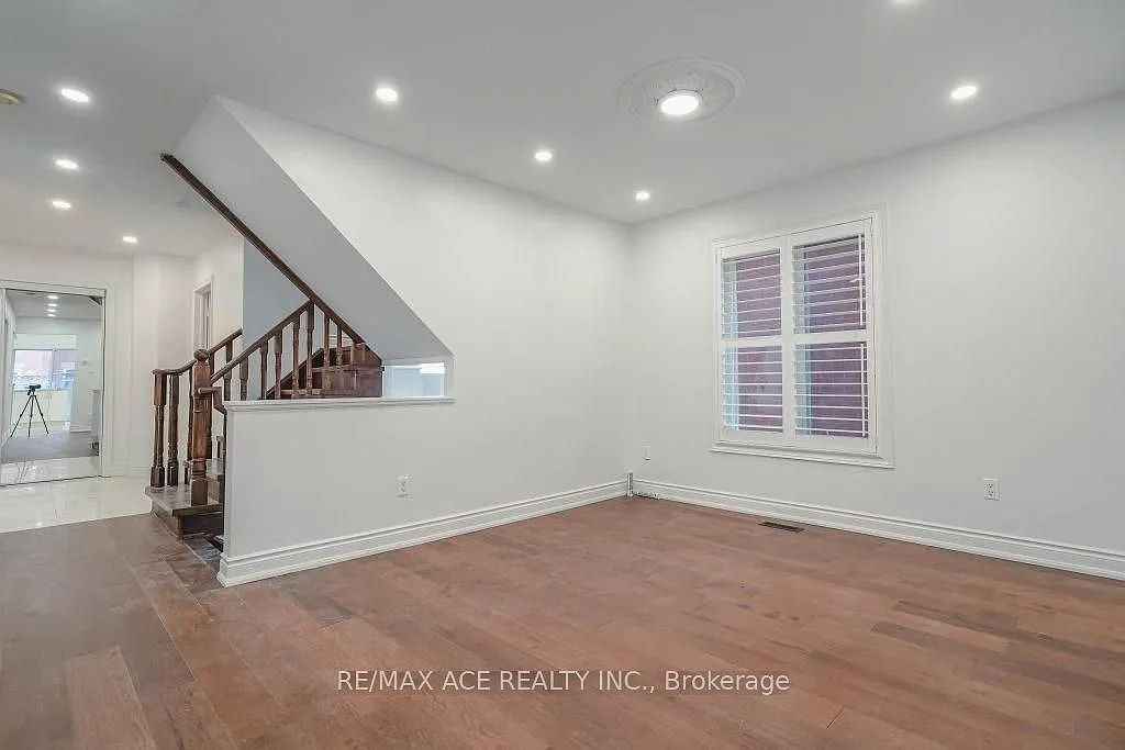 4 bed, $4,250 — Photo 2