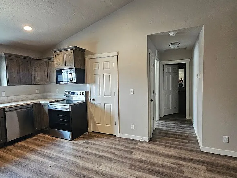 1011 Pirate Cove Dr — Photo 8