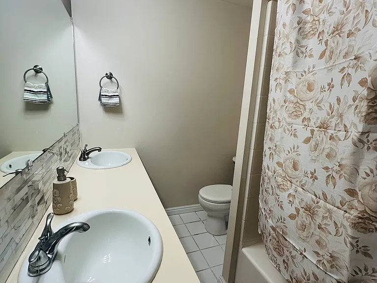 1225 N 900 E — Photo 3