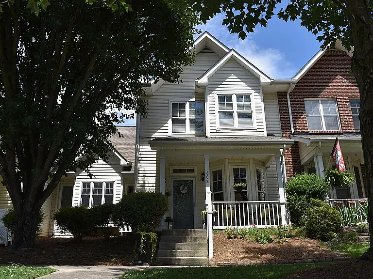 608 Stone Village Dr — Photo 1