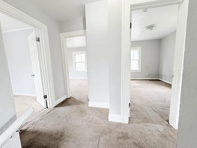 1019 Booth Ave — Photo 17