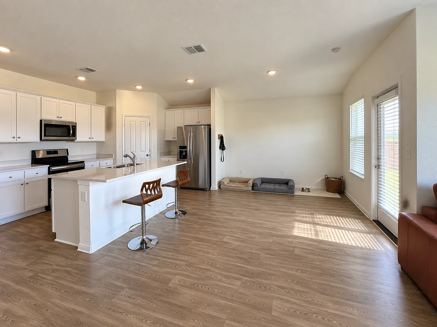 4 bed, 1692 sqft, $2,050 — Photo 3