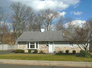 236 Glouster Rd, Fairless Hills, PA 19030