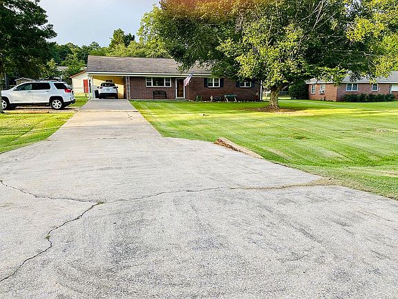 2nd image of 731 Forest Hills Dr
