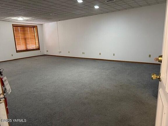 4th image of 16 S Toppenish Ave #2