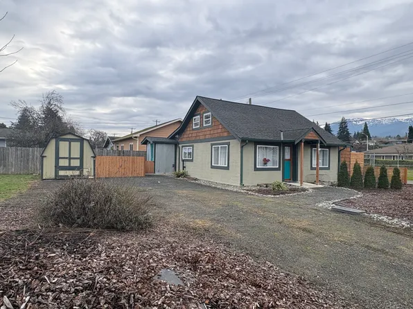 1202 Georgiana St, Port Angeles, WA 98362