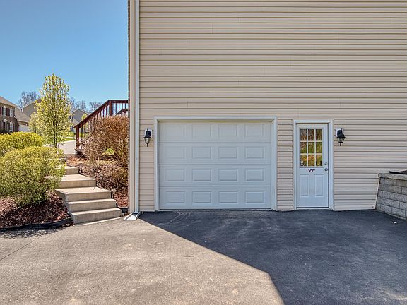 5th image of 1505 Kensington Way
