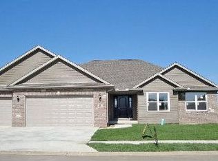 19 Osprey Ct, Pekin, IL