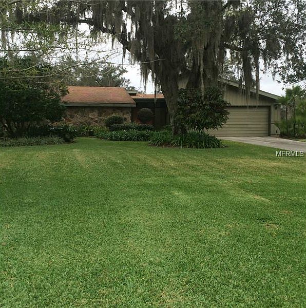 1st image of 15 Canterbury Dr