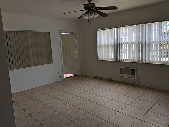3rd image of 17190 S Glades Dr APT 1