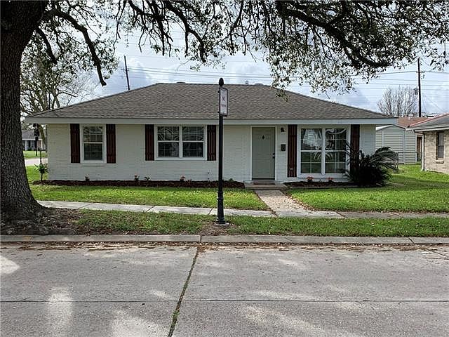 1st image of 17 Tulip Dr