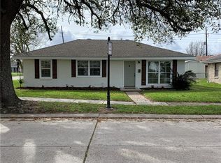 17 Tulip Dr, Gretna, LA 70053