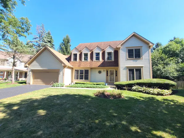 1029 Fieldstone Ct, Elgin, IL 60120