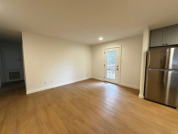 5th image of 6207 Shrewsbury Dr