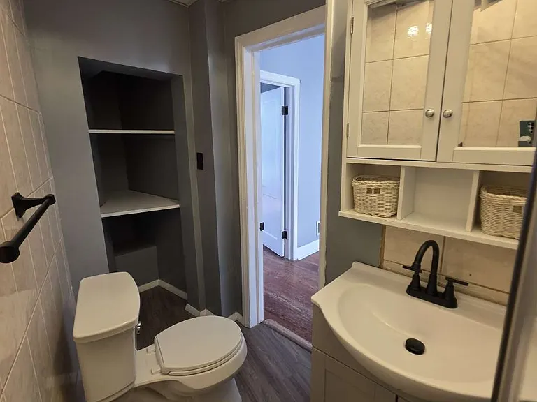 21 E Centre St #2F — Photo 7