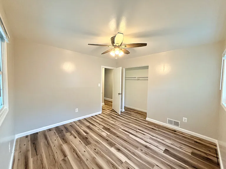 13015 Parkland Dr — Photo 5