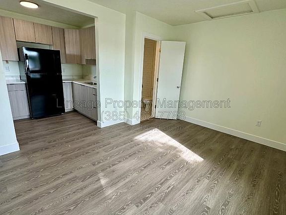 2nd image of 412 W 20th St #3