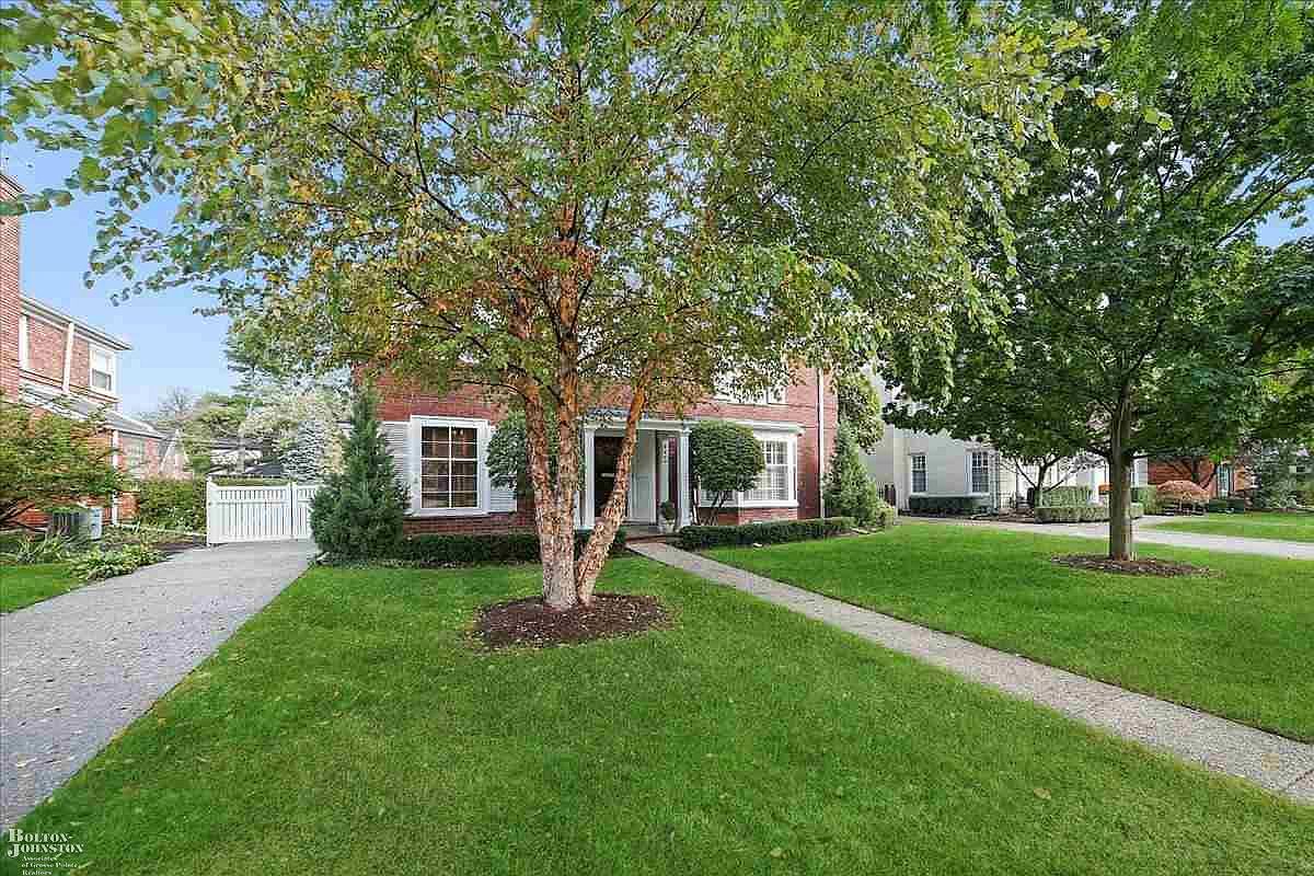 592 Lakeland St, Grosse Pointe, MI 48230 Zillow
