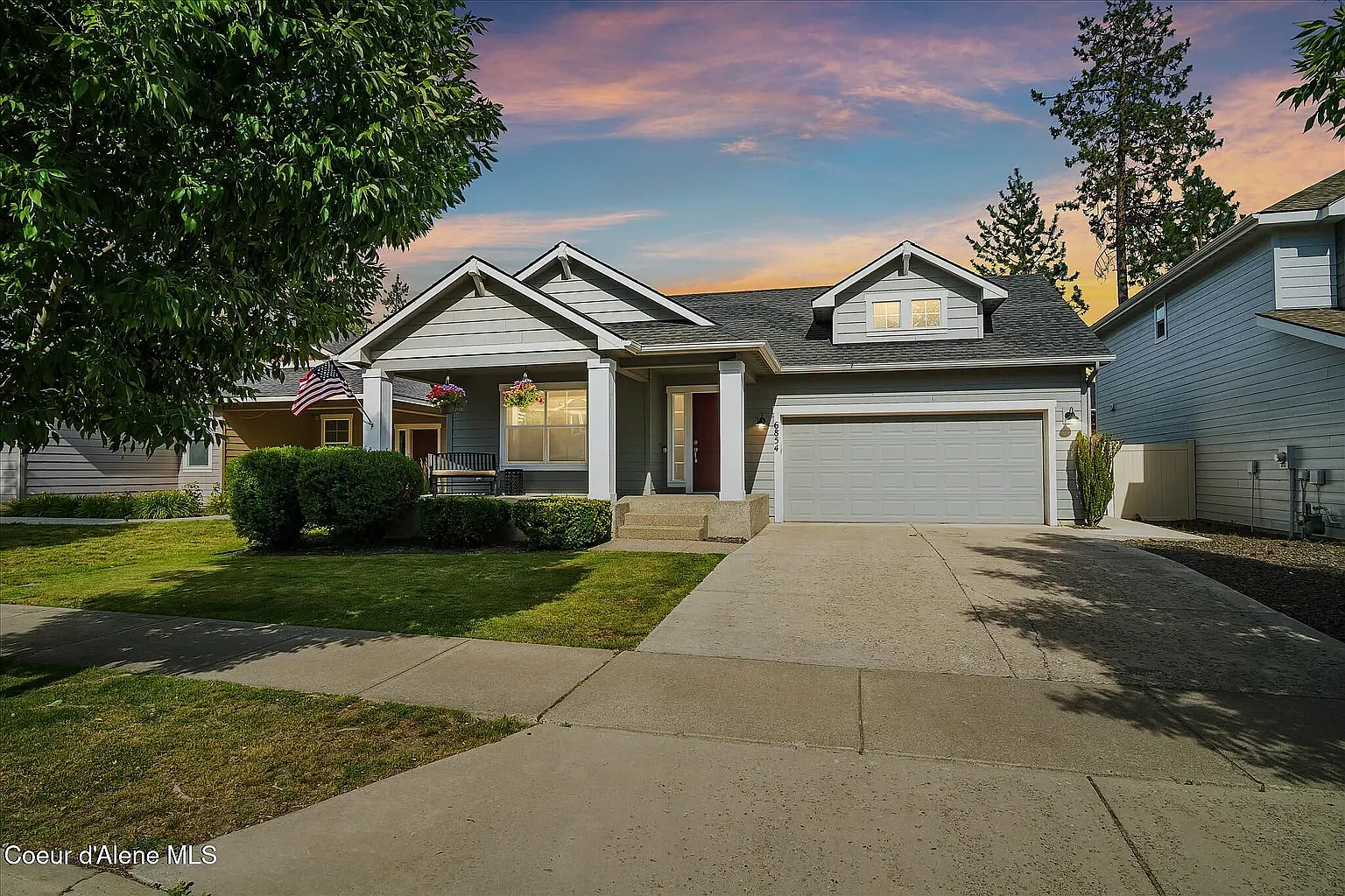 5 bed, 3696 sqft, $4,800 — Photo 1