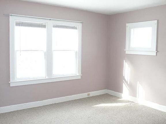 Master Bedroom 12' 10" x 10' ( 2-13)