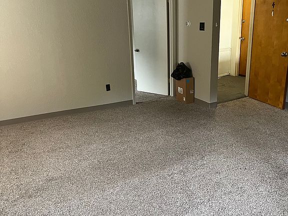 2nd image of 4900 Walnut St APT 4