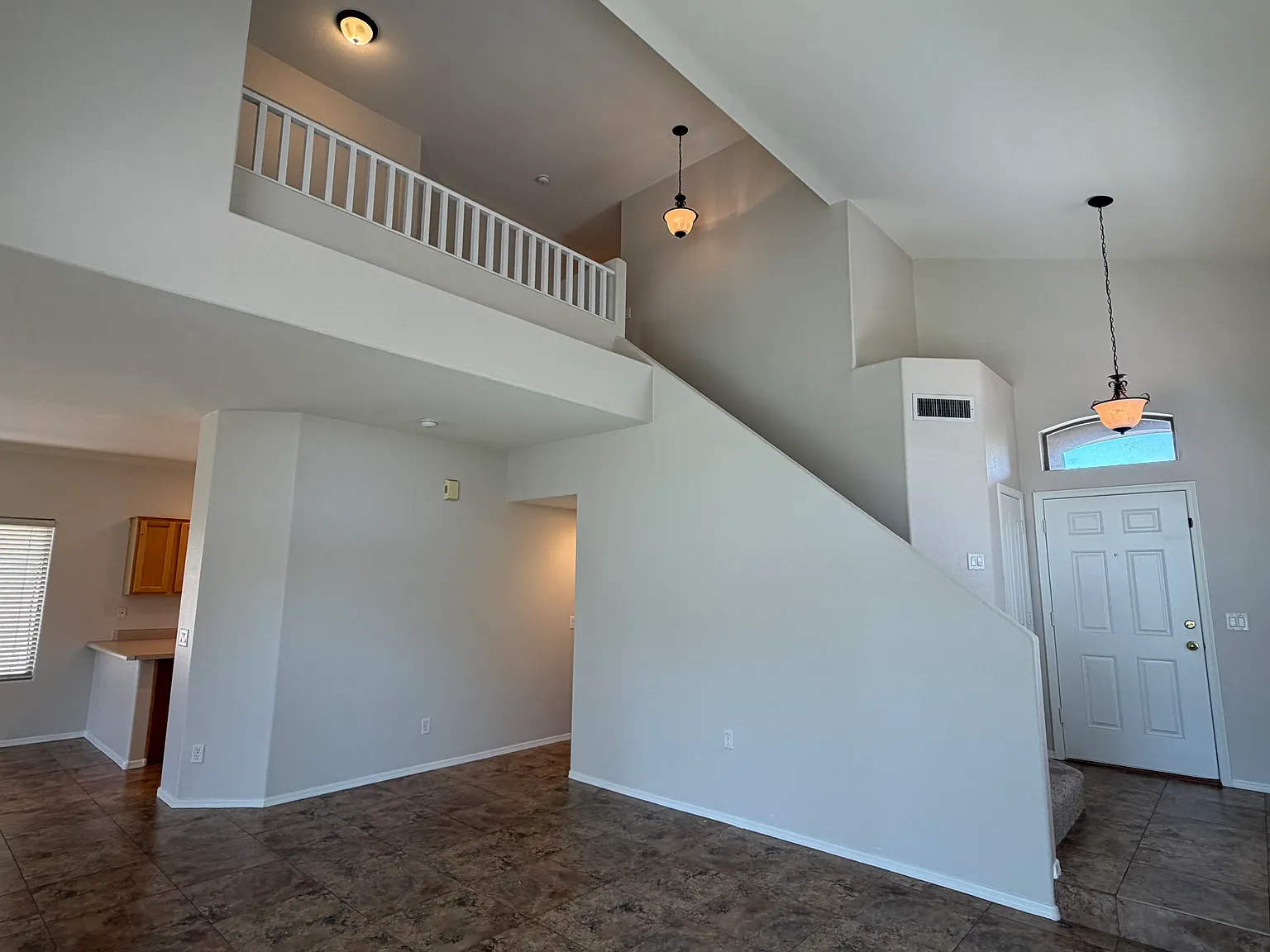 3 bed, 2.5 bath, 1724 sqft, $2,195 — Photo 4