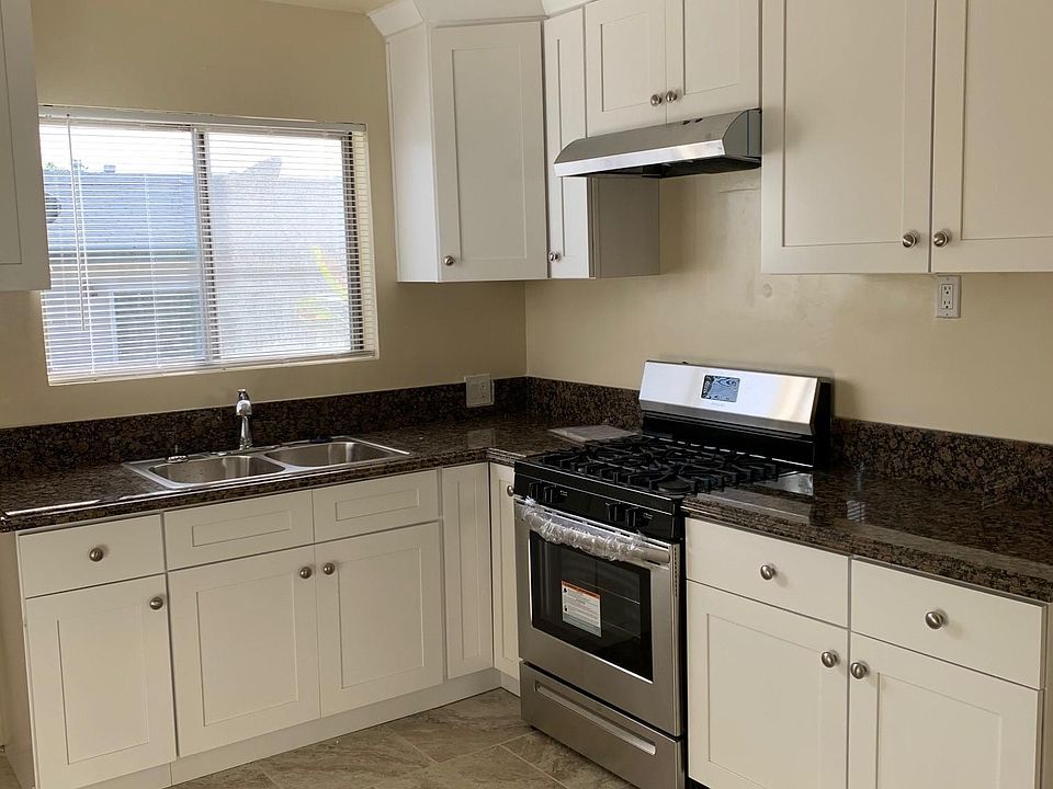 1st image of 415 Naranja Dr APT E
