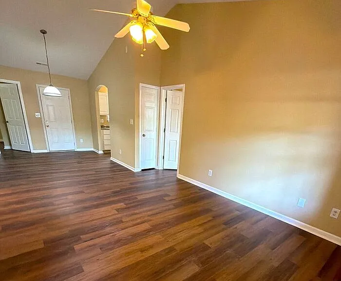 9329 Kendall Dr — Photo 2
