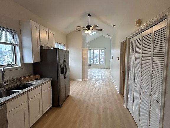 5th image of 1013 N Hermitage Ave #3