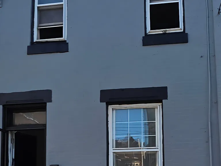 1228 W Oakdale St — Photo 1