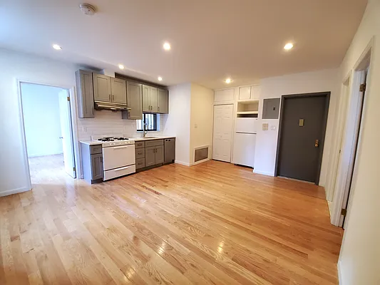 Rented by Teresa Lai, LREB | media 15