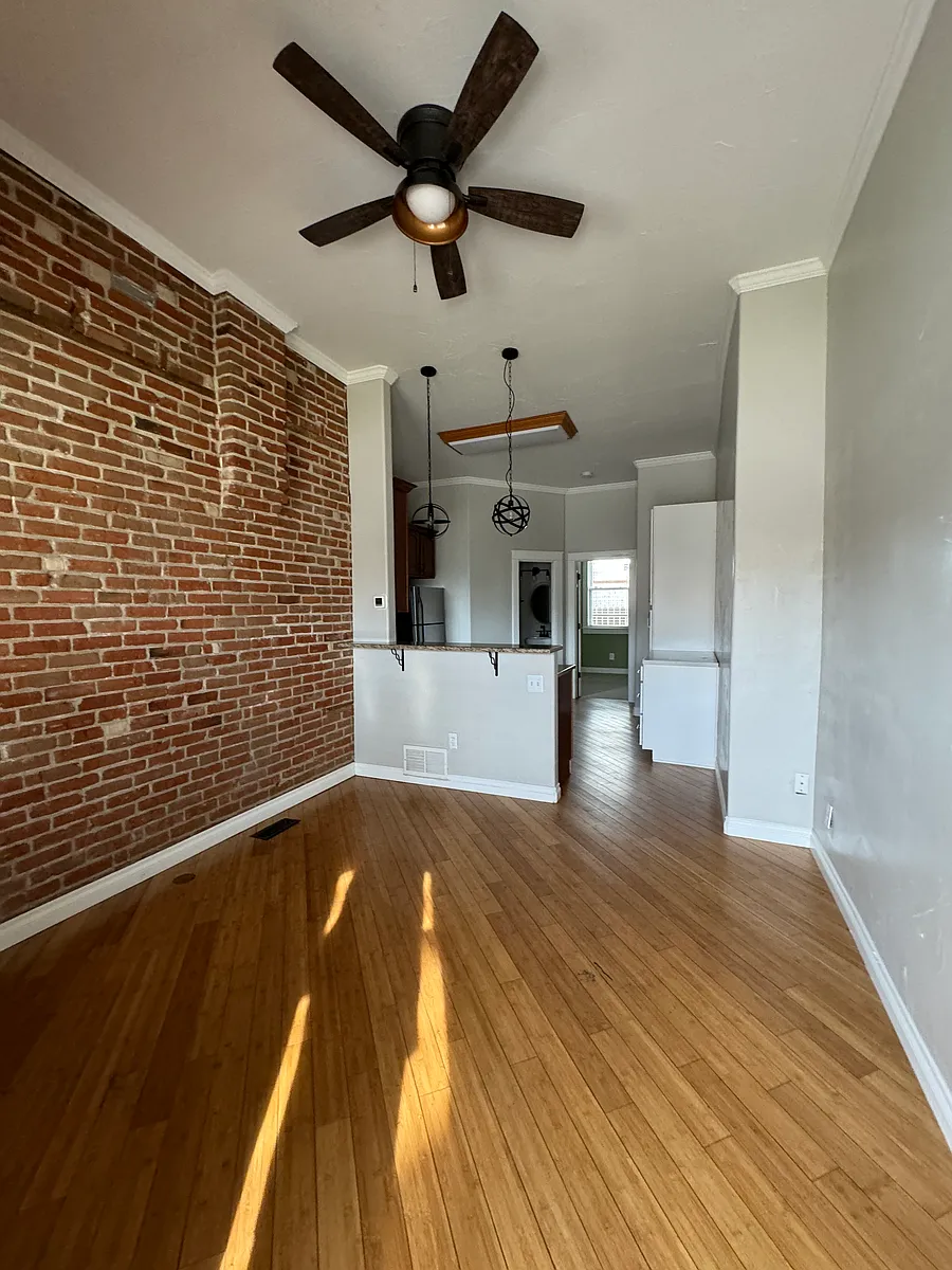Building Photo - 1107 W 13th Ave