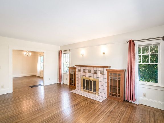 2nd image of 1537 Court St #1537