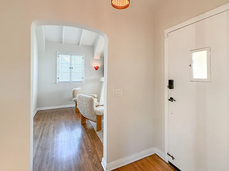 345 Westbourne Dr — Photo 13
