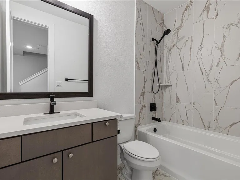 315 Holton Dr #201 — Photo 29