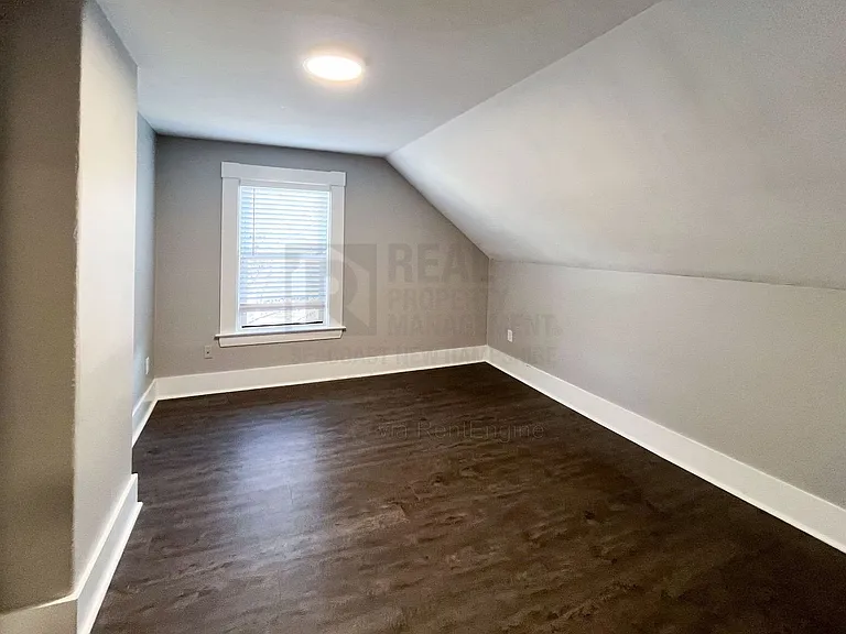 20 Pearl St #E — Photo 8