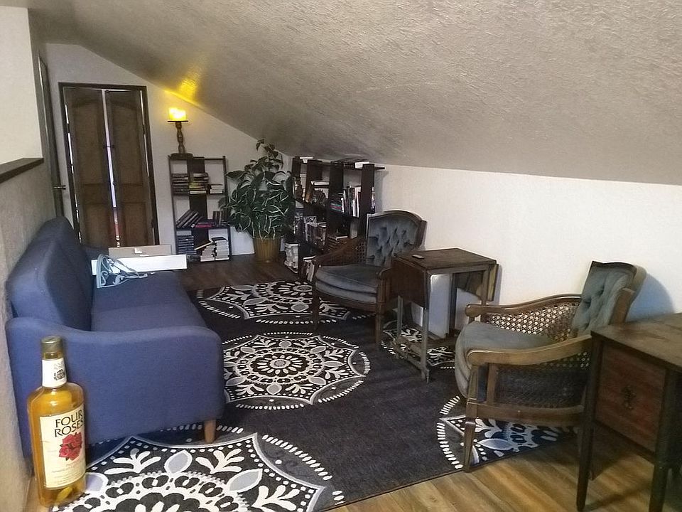 2nd image of 1894 Lookingglass Rd