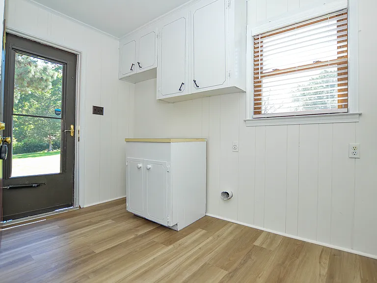 4075 Linda Dr — Photo 11
