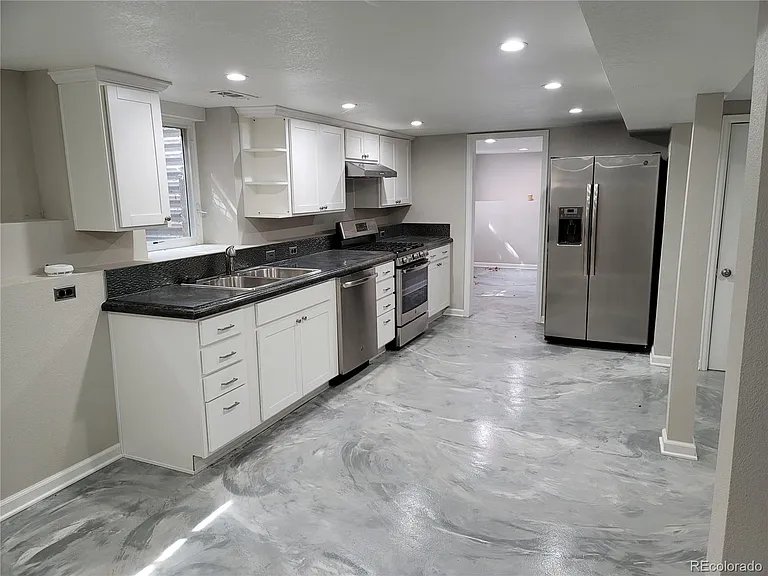 2834 Curtis St #3 — Photo 5