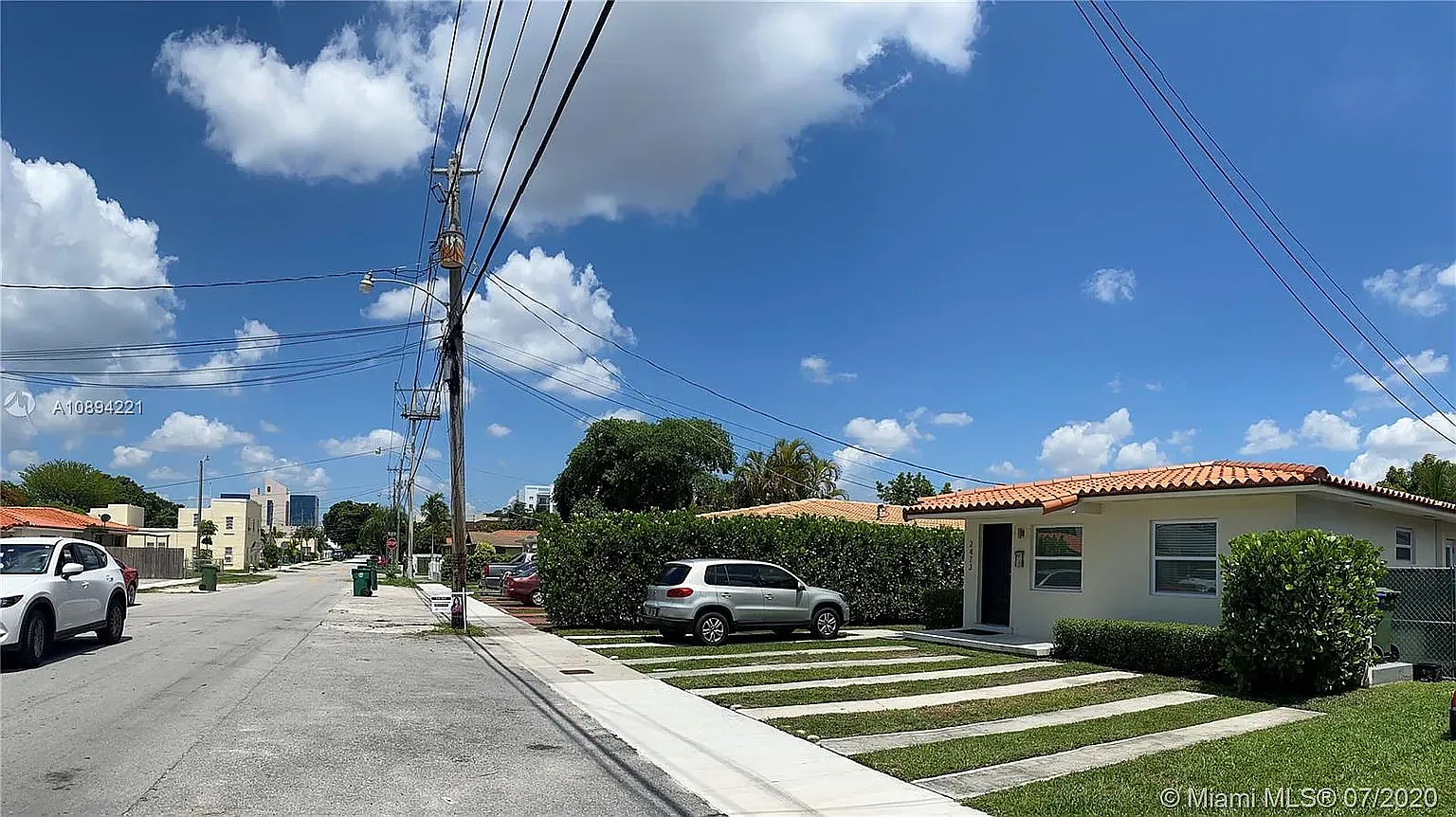 2 bed, 980 sqft, $2,450 — Photo 3