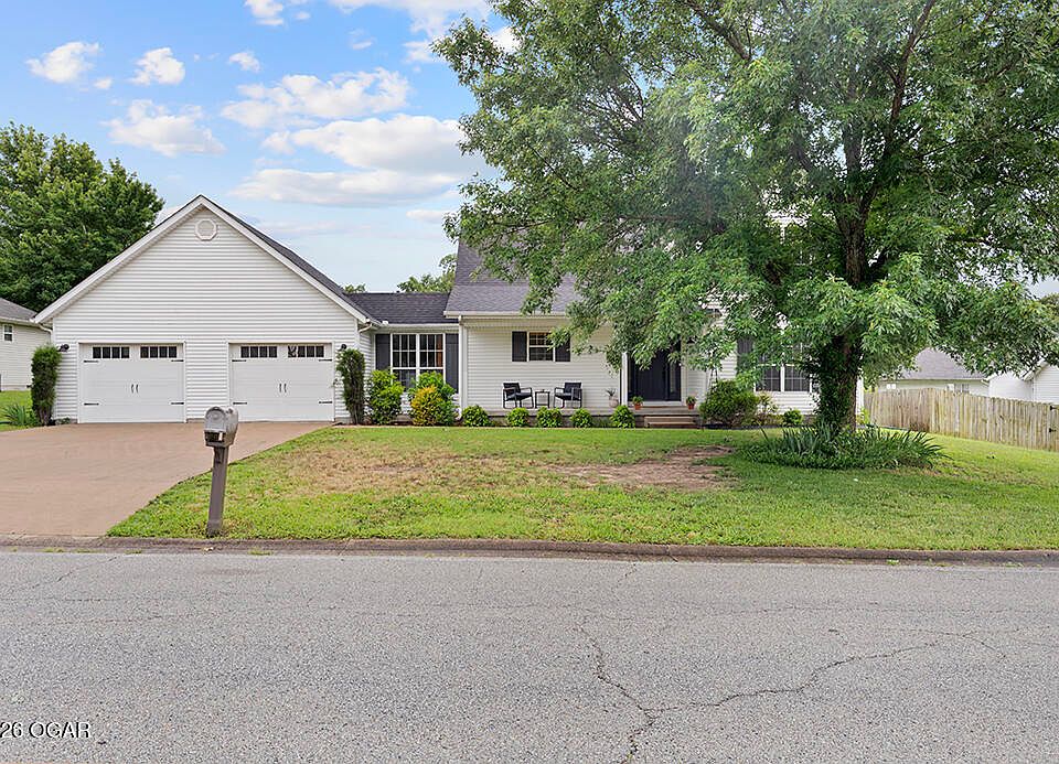 1st image of 202 Briarbrook Dr